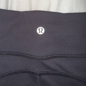 Lululemon size 6 black capri leggings with pockets